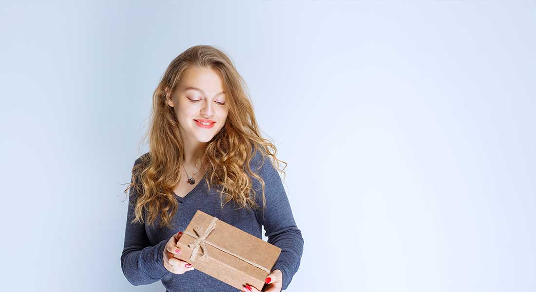 Inspirujte se našimi tipy na dárek pro ni k Valentýnu, ke Dni žen, k 1. máji, nebo třeba jen tak, protože ji máte rádi a víte, že nepohrdne kvalitními čaji nebo kávou.